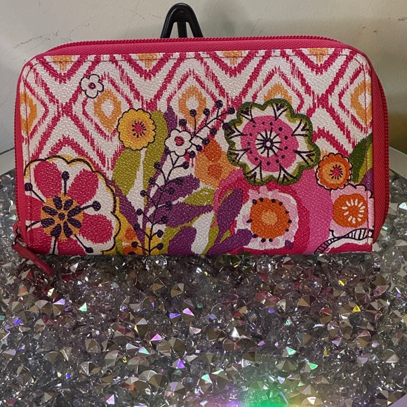 NWOT - Vera Bradley “Clementine” Accordion Wallet. - Picture 2 of 4